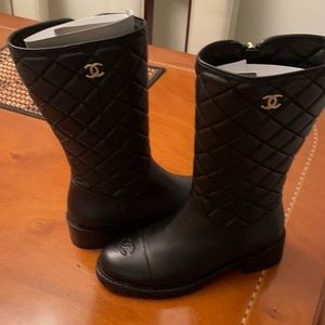 Brand new black boots, never used